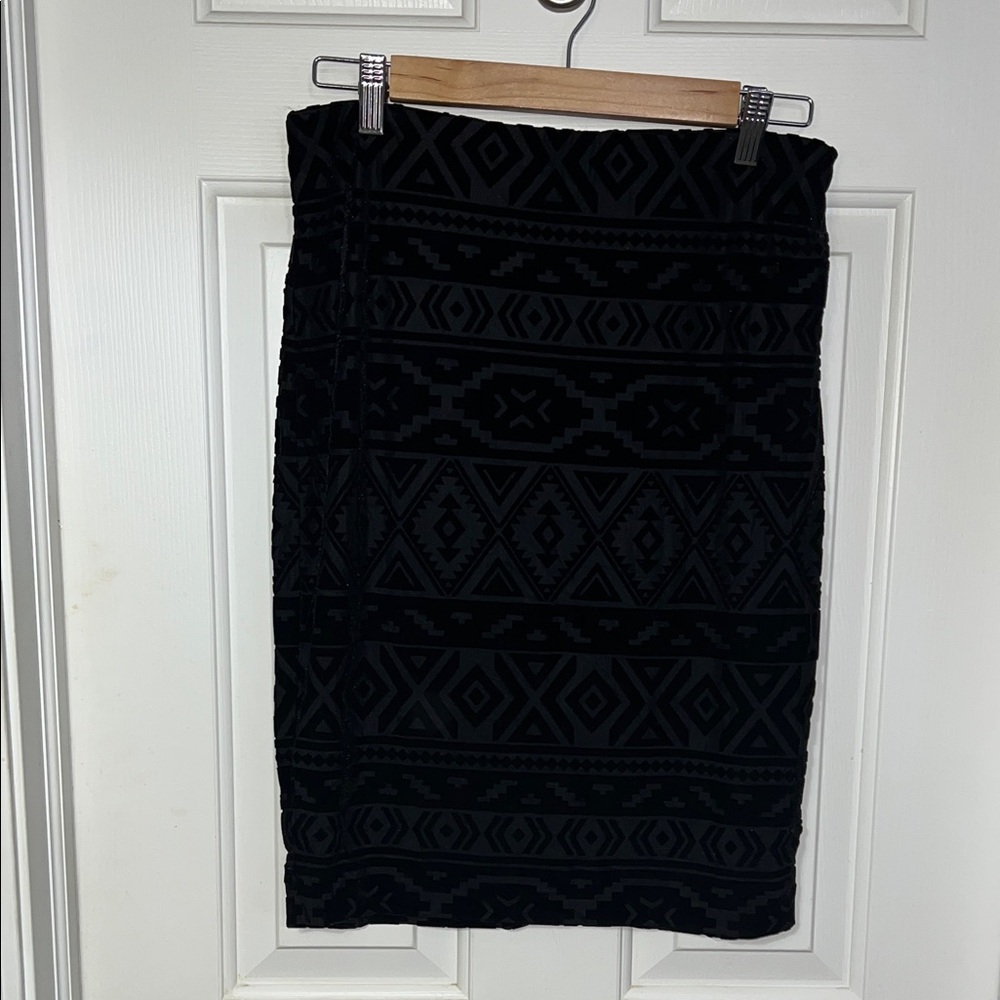 NWT - Express Black Geo-Pattern Velvet Pencil Skirt